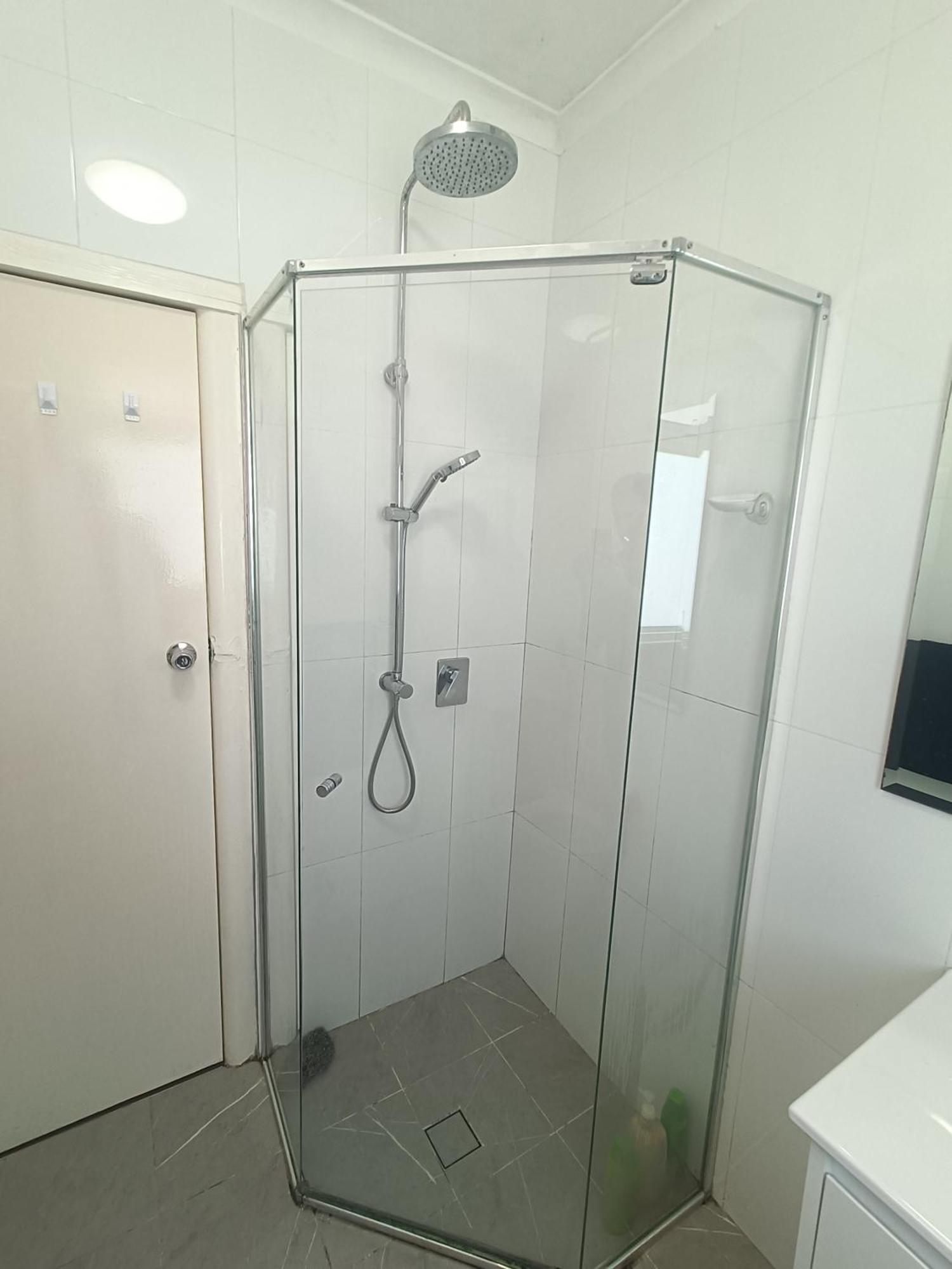 Homestay Spacious In Quiet And Cozy - E1 *